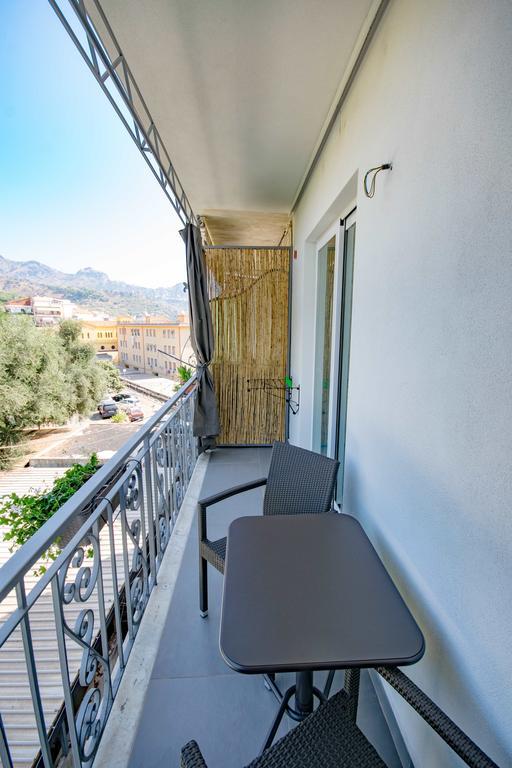 Il Muro Vecchio Studios Giardini Naxos Exterior foto